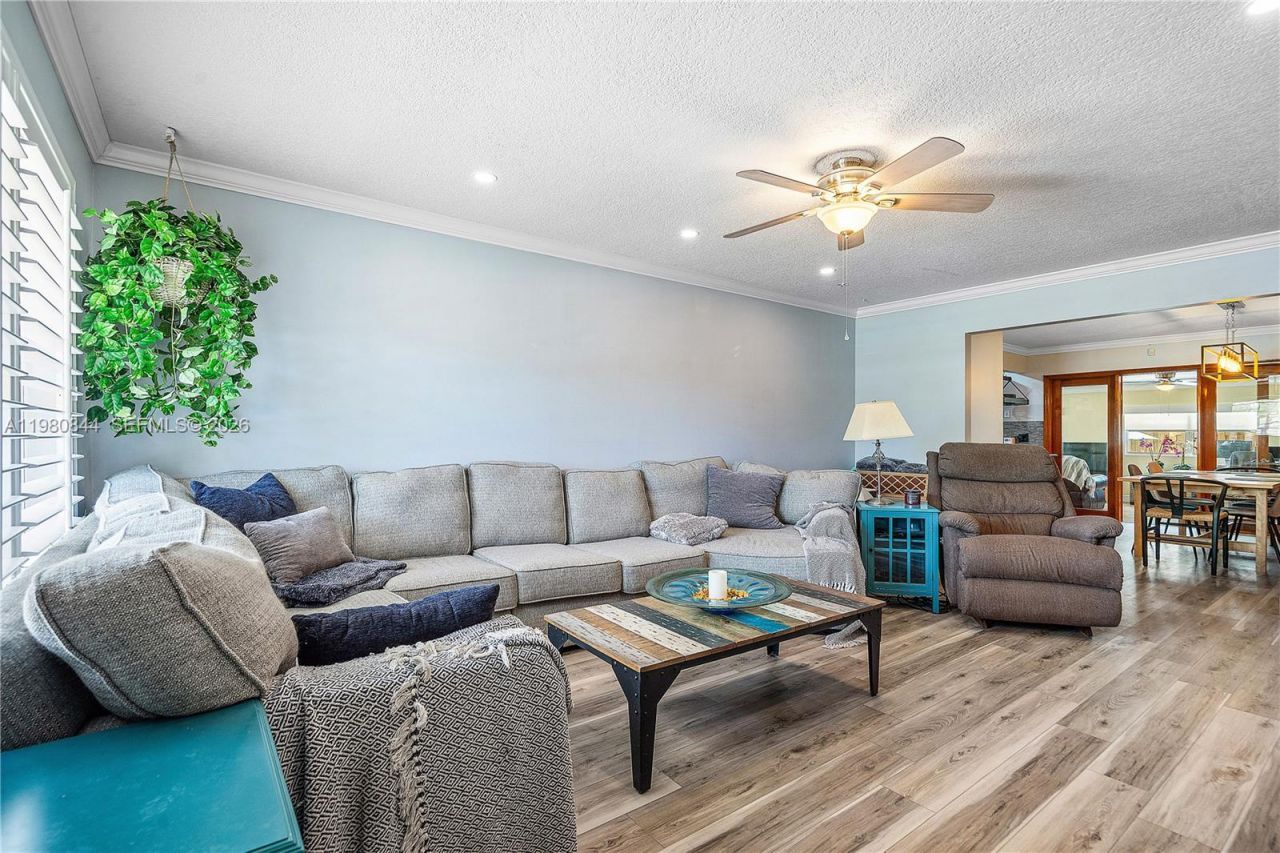 3127 NW 68th St, Fort Lauderdale, FL 33309 Photo