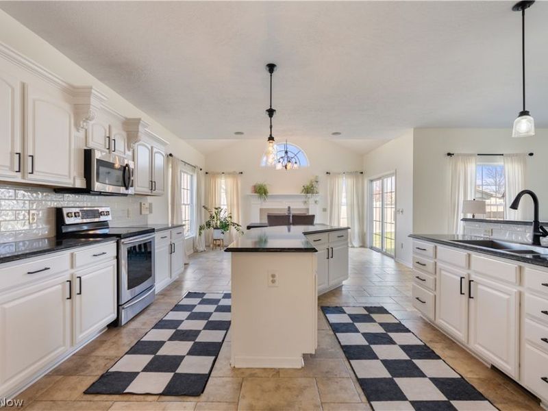 5879 Northampton Drive, Medina, OH 44256 Photo 6