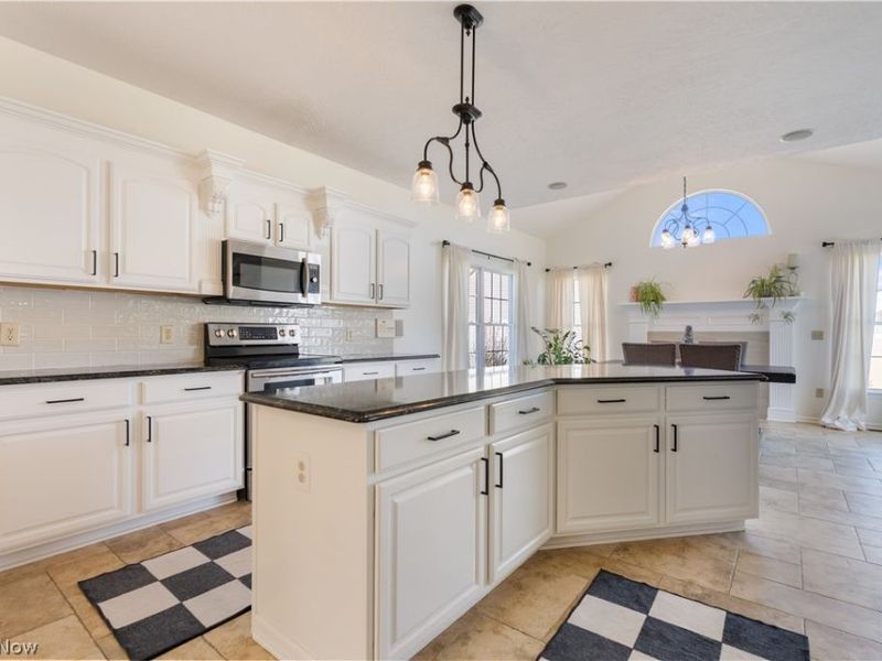 5879 Northampton Drive, Medina, OH 44256 Photo 7