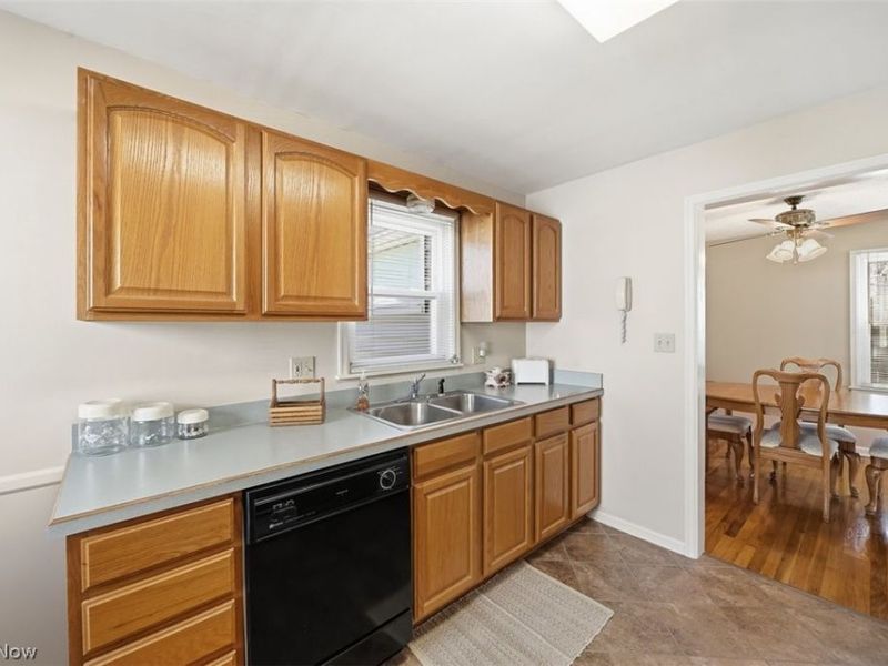 2627 Overbrook Road, Cuyahoga Falls, OH 44221 Photo 11