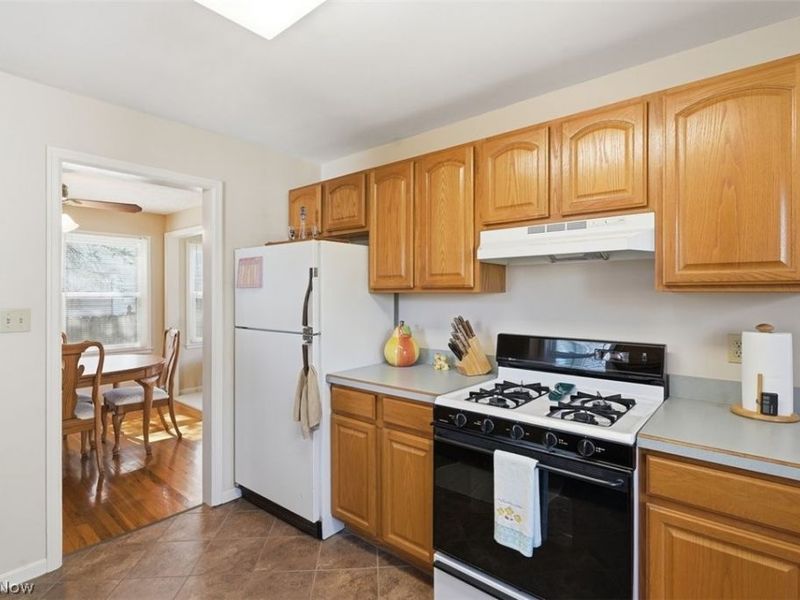 2627 Overbrook Road, Cuyahoga Falls, OH 44221 Photo 12