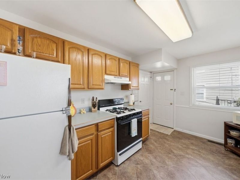 2627 Overbrook Road, Cuyahoga Falls, OH 44221 Photo 13