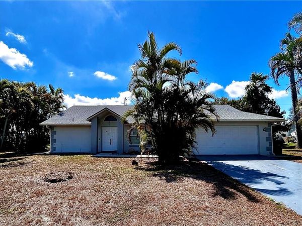310 SE 29th TER , CAPE CORAL, FL 33904