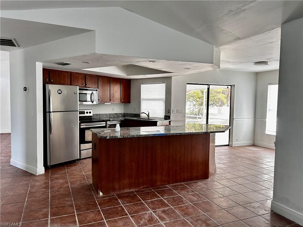 310 SE 29th Ter, Cape Coral, FL 33904 Photo