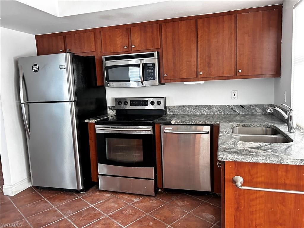 310 SE 29th Ter, Cape Coral, FL 33904 Photo