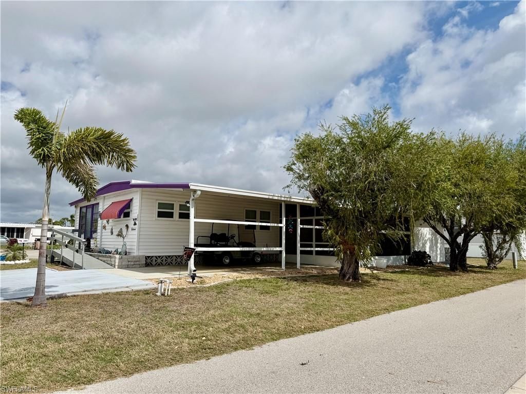 201 Captains Walk, North Fort Myers, FL 33917 Photo