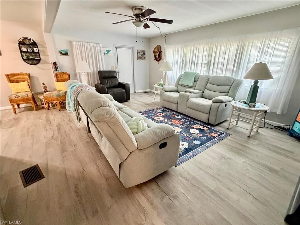 201 Captains Walk, North Fort Myers, FL 33917 Photo