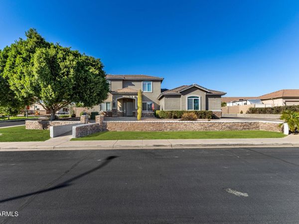 7114 E GRANDVIEW Street, Mesa, AZ 85207