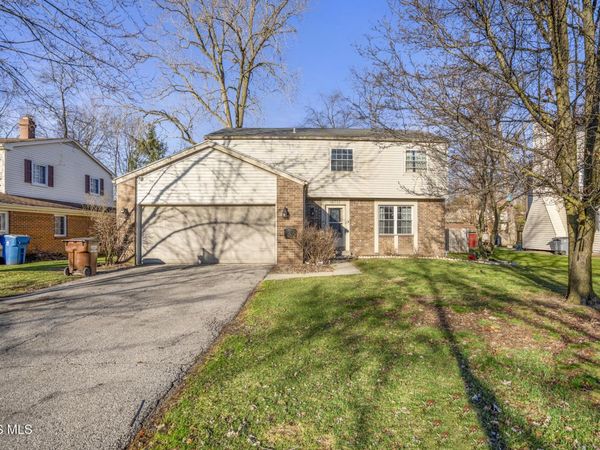 3733 Fairwood Drive , Sylvania, OH 43560