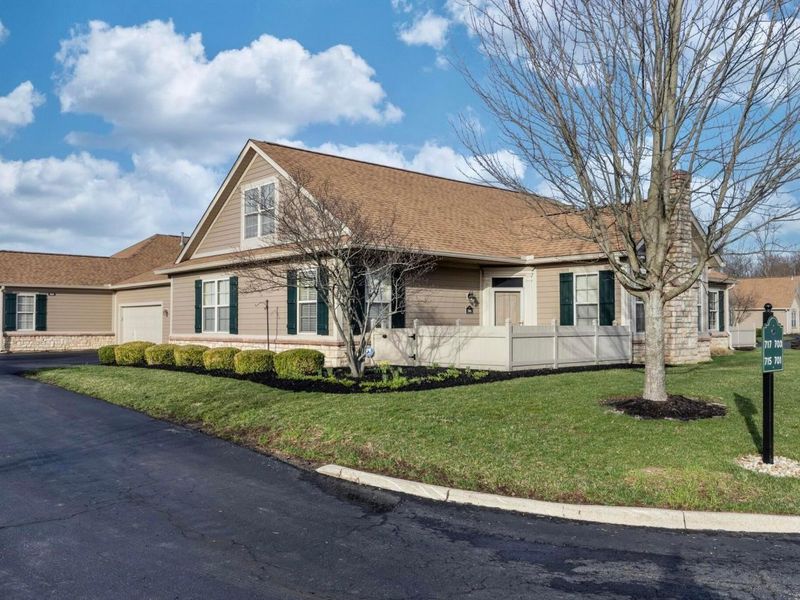 701 Lambton Circle E, Lancaster, OH 43130 Photo 1