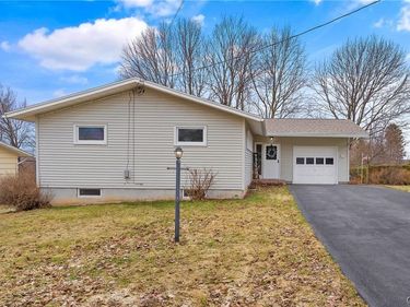 123 Forrest Way, Camillus, NY 13031