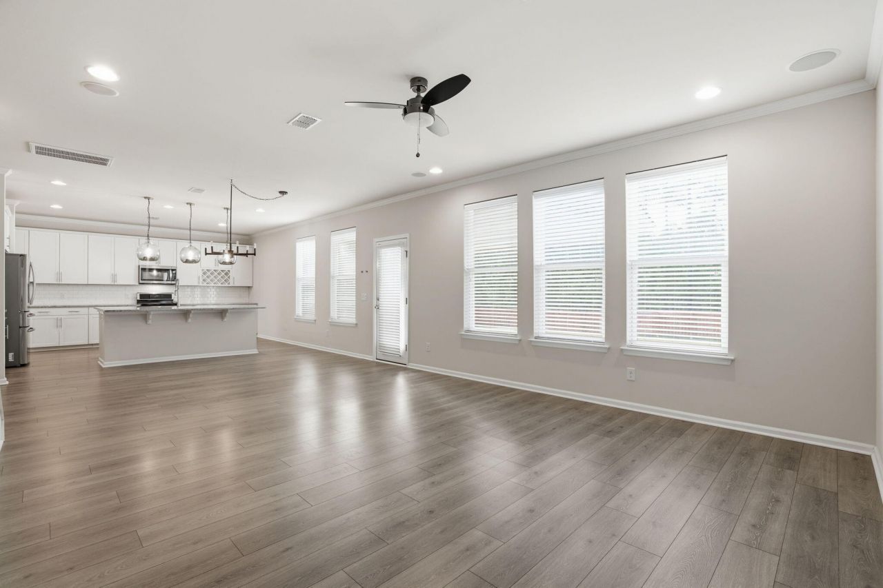 416 Northern Red Oak Drive Photo 10