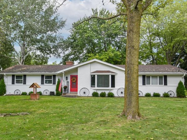 W220S6805 Crowbar Dr, Vernon, WI 53150