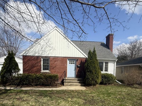 242 Wisconsin St, Mayville, WI 53050