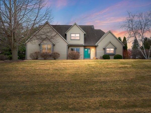 4075 WEXFORD Cir S, Richfield, WI 53076