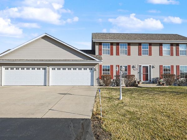 5730 Eagle Point Dr, Caledonia, WI 53406