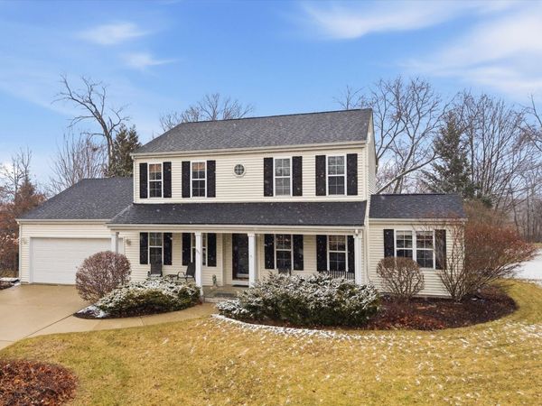 944 Ridgeway Cir, Fredonia, WI 53021