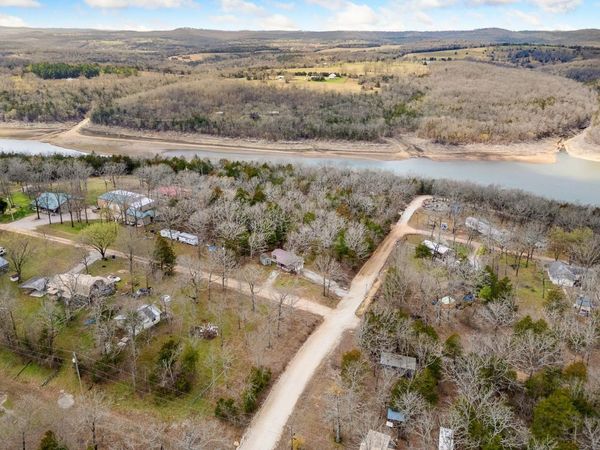 18581 West Avenue , Lead Hill, AR 72644