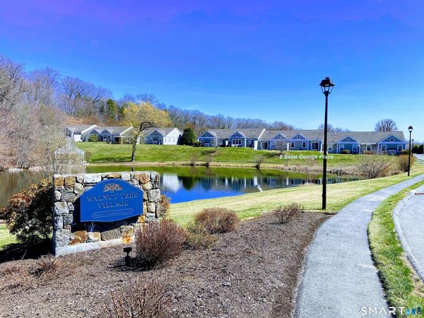 8 Saint George, Unit 8, Newtown, CT 06482