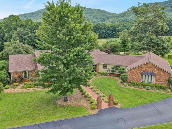 270 Parkside LN , Rocky Mount, VA 24151