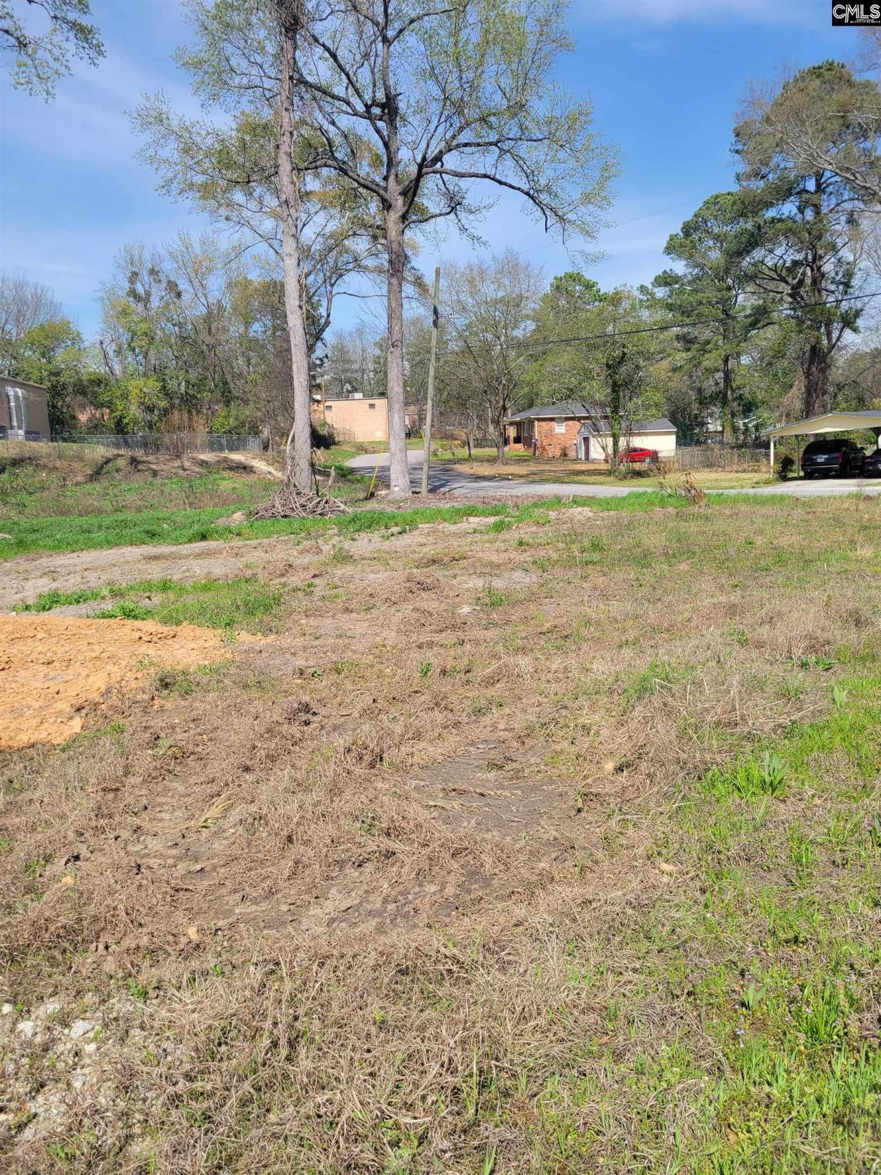 E/s Tremont Avenue Photo 10