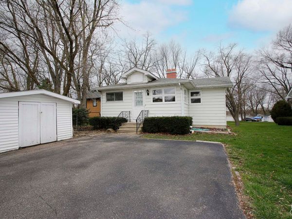 39271 N Lake Avenue , Lake Villa, IL 60046