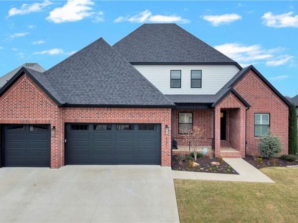 8005 W Bancroft , Rogers, AR 72758