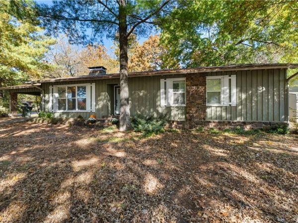 1316 Cardinal Drive , Fayetteville, AR 72703