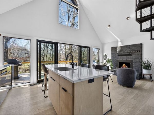 1701 NW 3rd Street, Bentonville, AR 72712