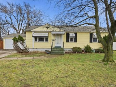 4373 E Frontier Drive, Hamburg, NY 14219