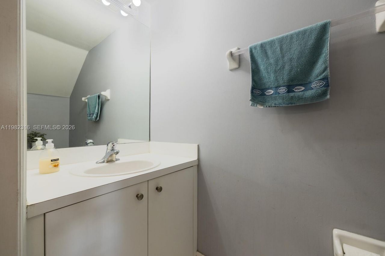 3335 NE 13th Cir Dr, Unit 105-27, Homestead, FL 33033 Photo