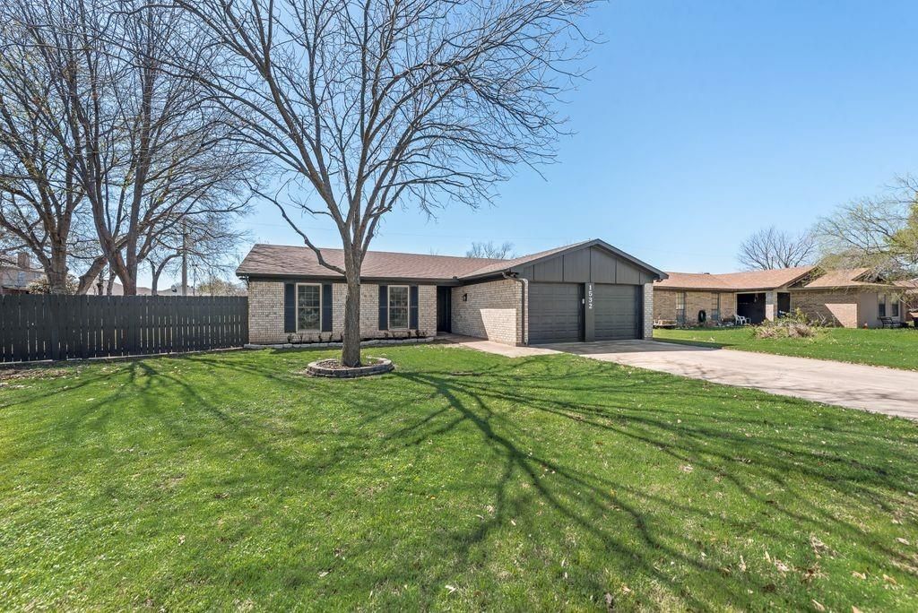 1532 Augusta Road, Benbrook, TX 76126 Main Photo