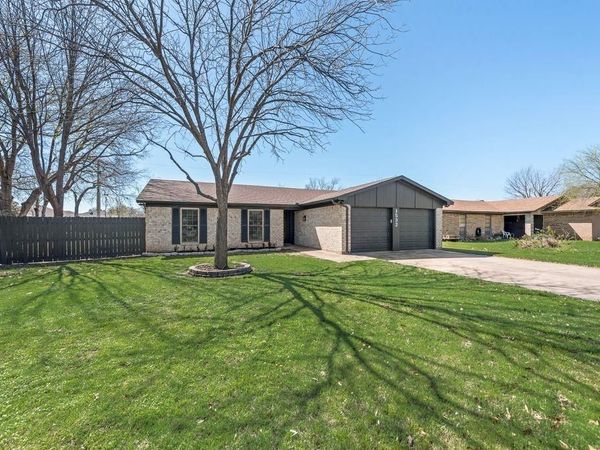 1532 Augusta Road, Benbrook, TX 76126