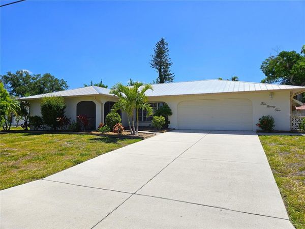 492 E SHADE DRIVE , VENICE, FL 34293