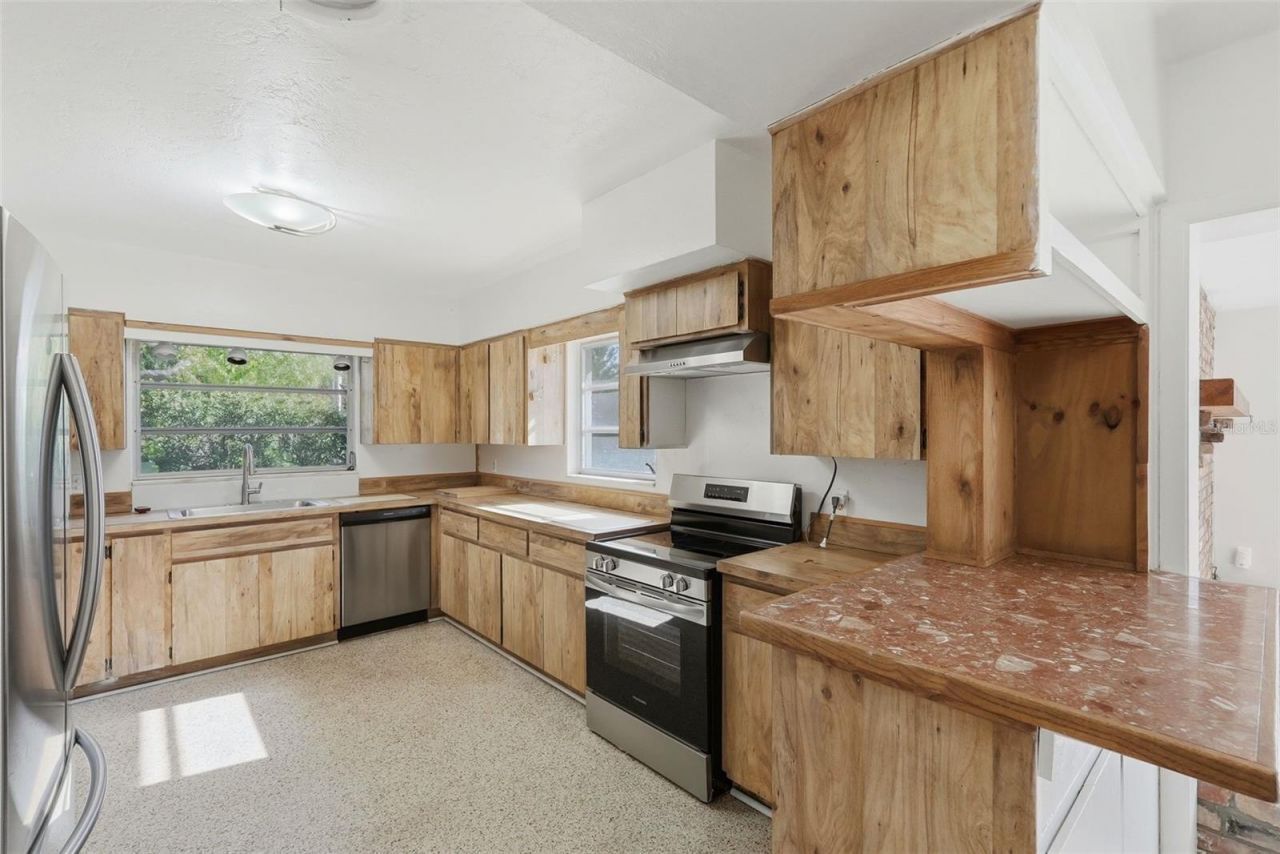 3391 Walnut Street Ne, Saint Petersburg, FL 33704 Photo