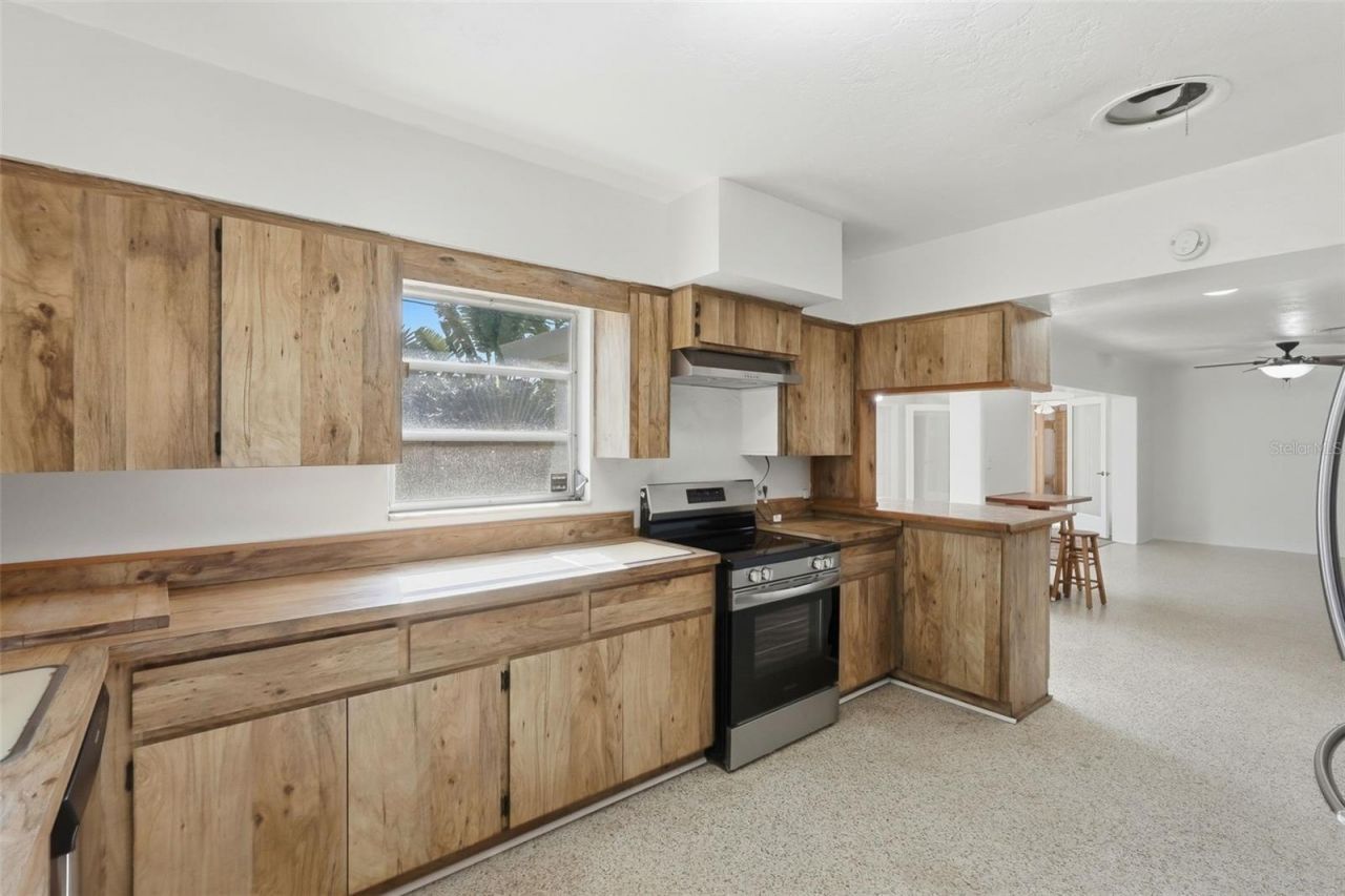 3391 Walnut Street Ne, Saint Petersburg, FL 33704 Photo