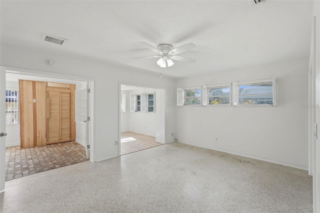 3391 Walnut Street Ne, Saint Petersburg, FL 33704 Photo