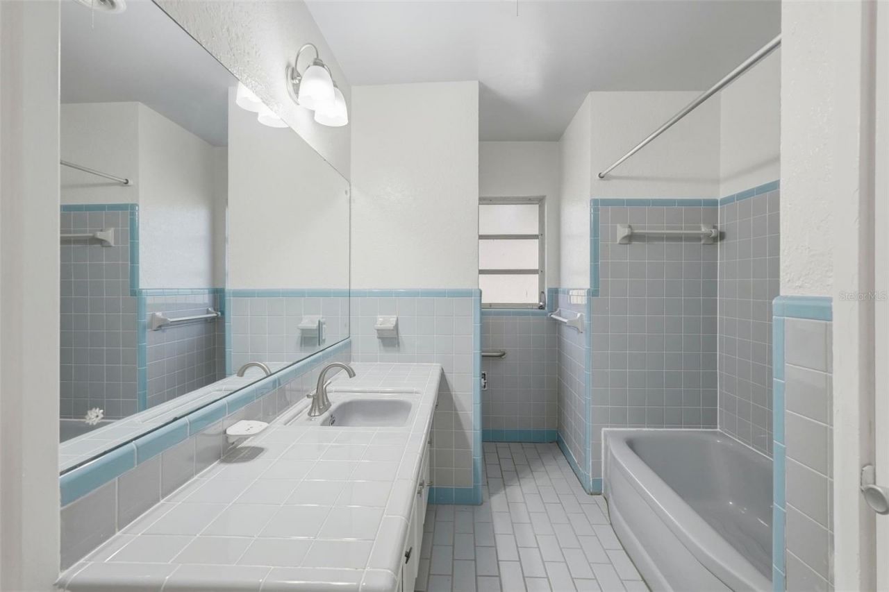 3391 Walnut Street Ne, Saint Petersburg, FL 33704 Photo