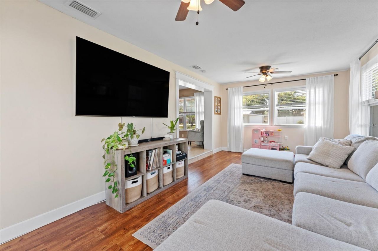 251 Davison Avenue Ne, Saint Petersburg, FL 33703 Photo