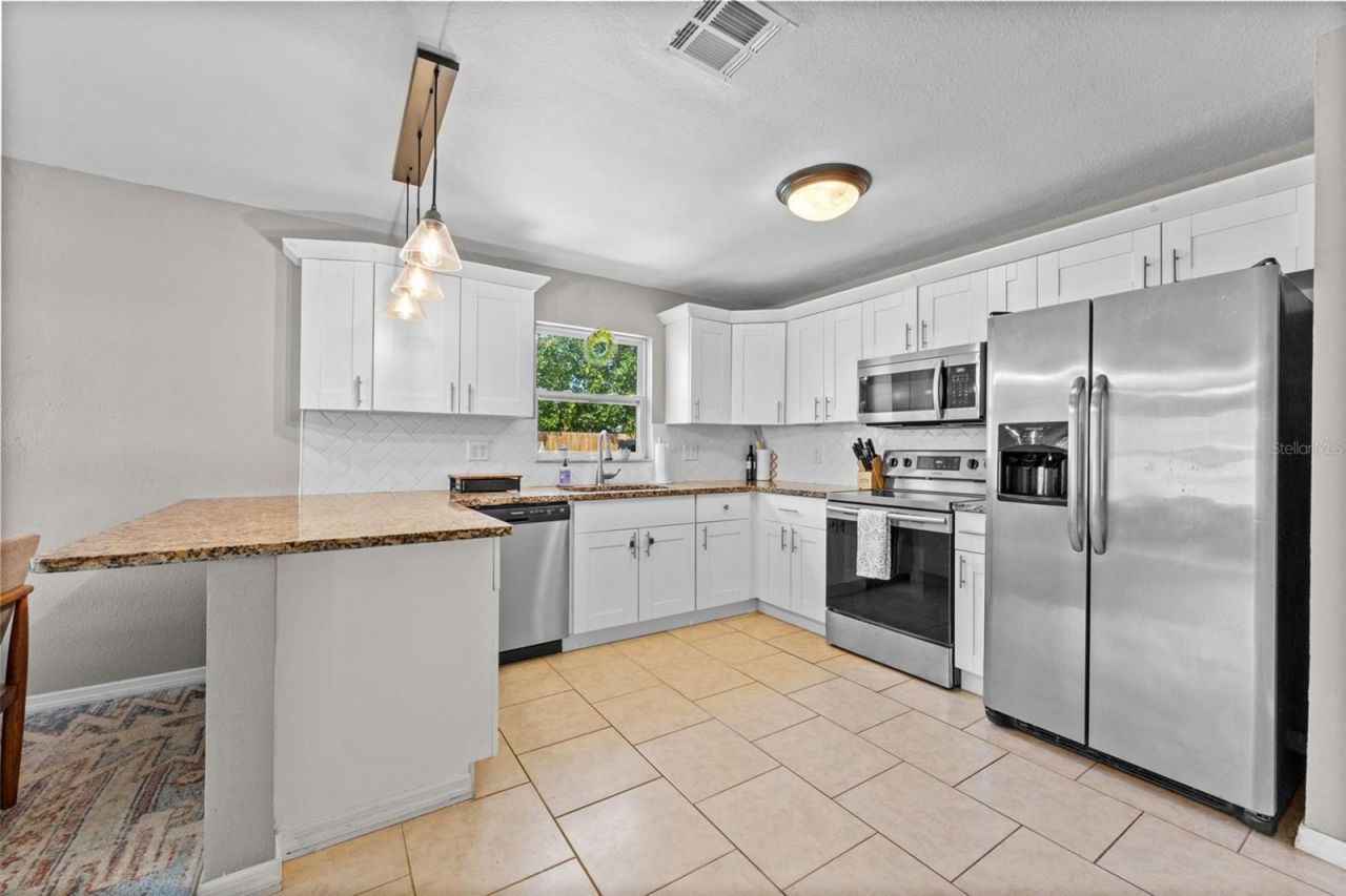 251 Davison Avenue Ne, Saint Petersburg, FL 33703 Photo