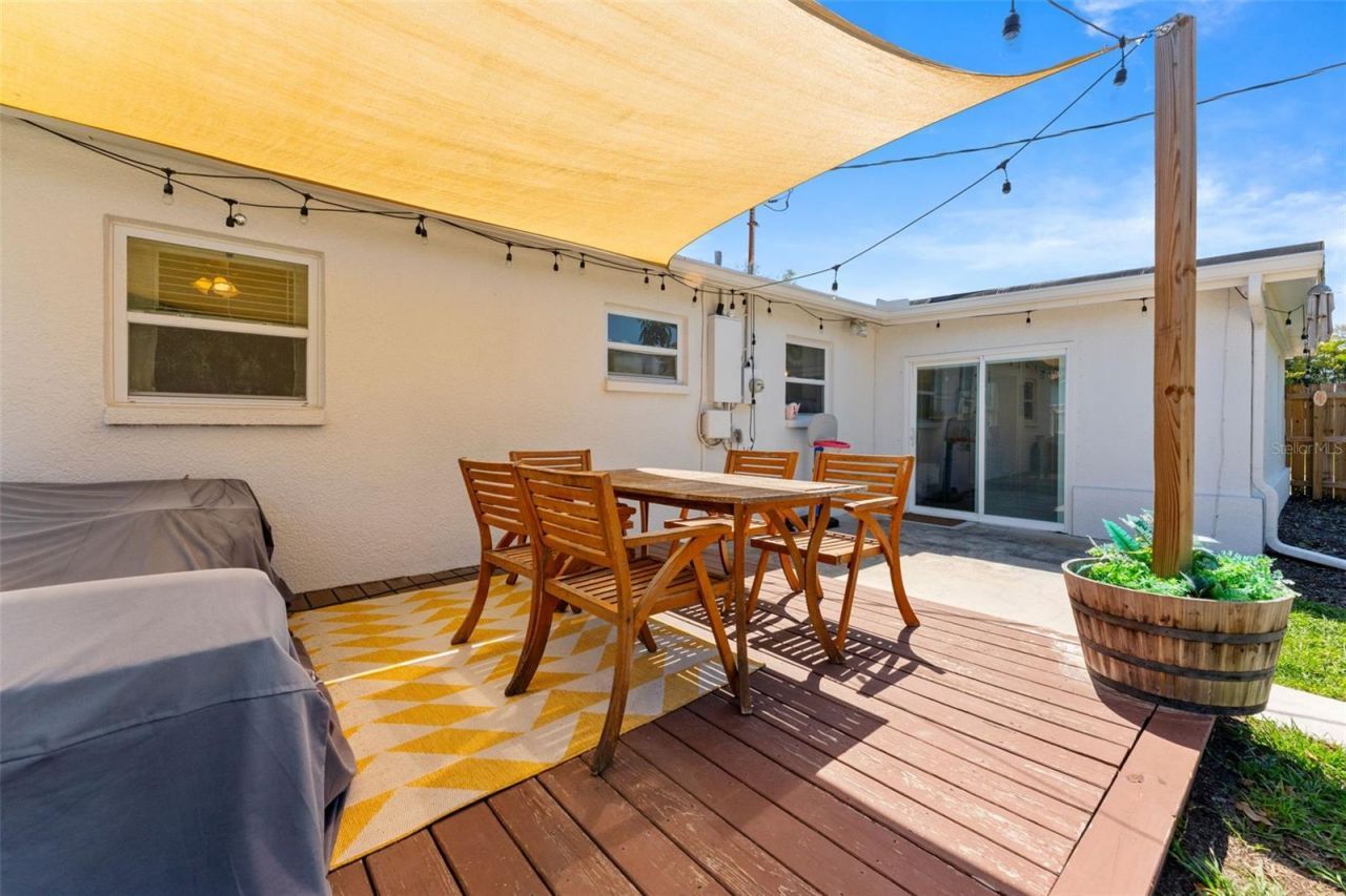 251 Davison Avenue Ne, Saint Petersburg, FL 33703 Photo