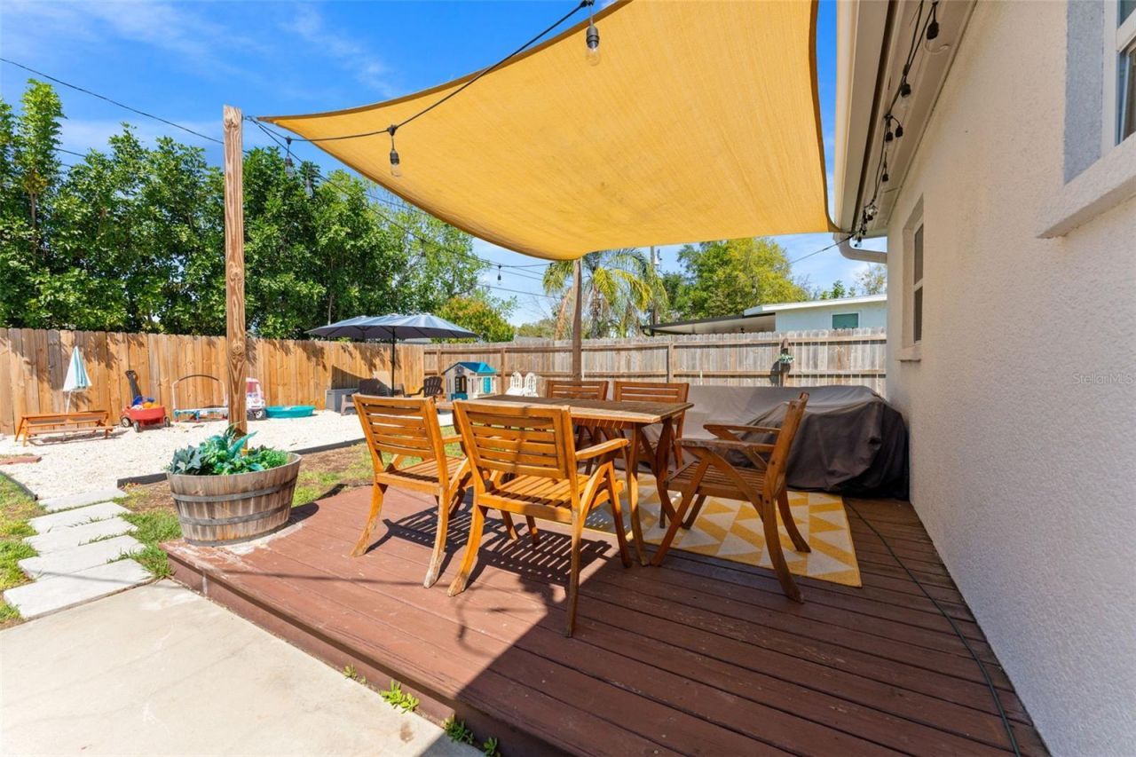 251 Davison Avenue Ne, Saint Petersburg, FL 33703 Photo