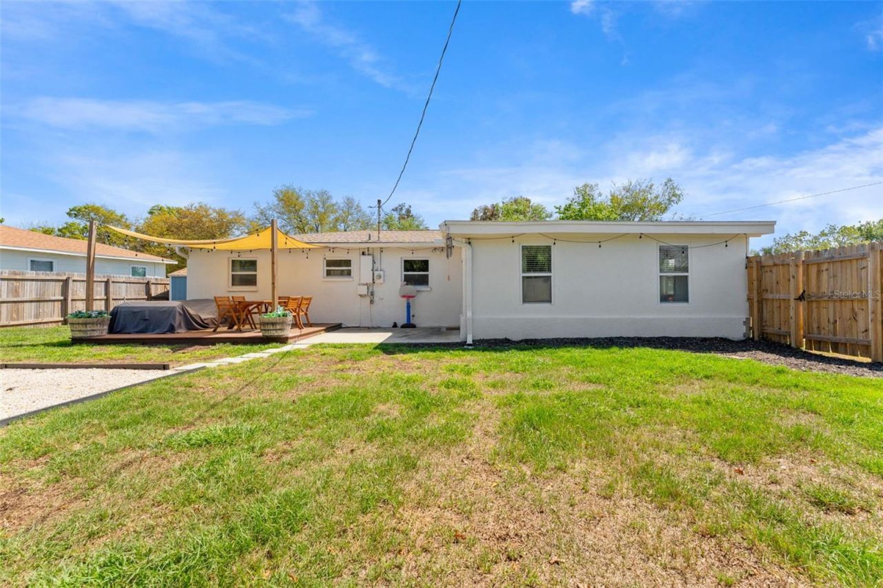 251 Davison Avenue Ne, Saint Petersburg, FL 33703 Photo