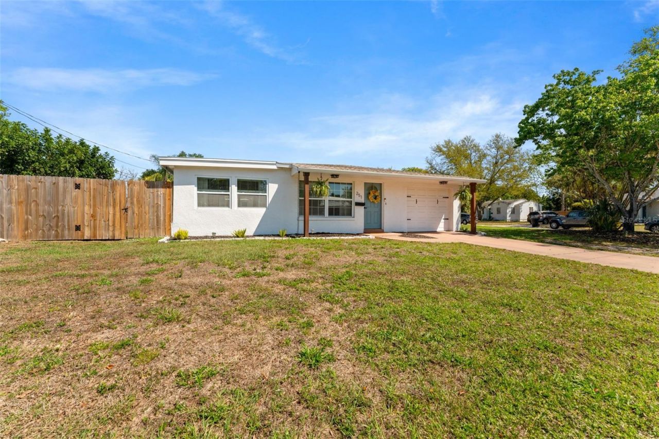 251 Davison Avenue Ne, Saint Petersburg, FL 33703 Photo