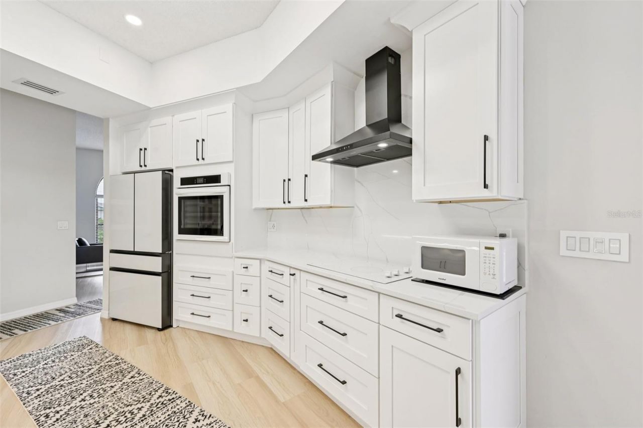 4719 Meadowview Circle, Sarasota, FL 34233 Photo