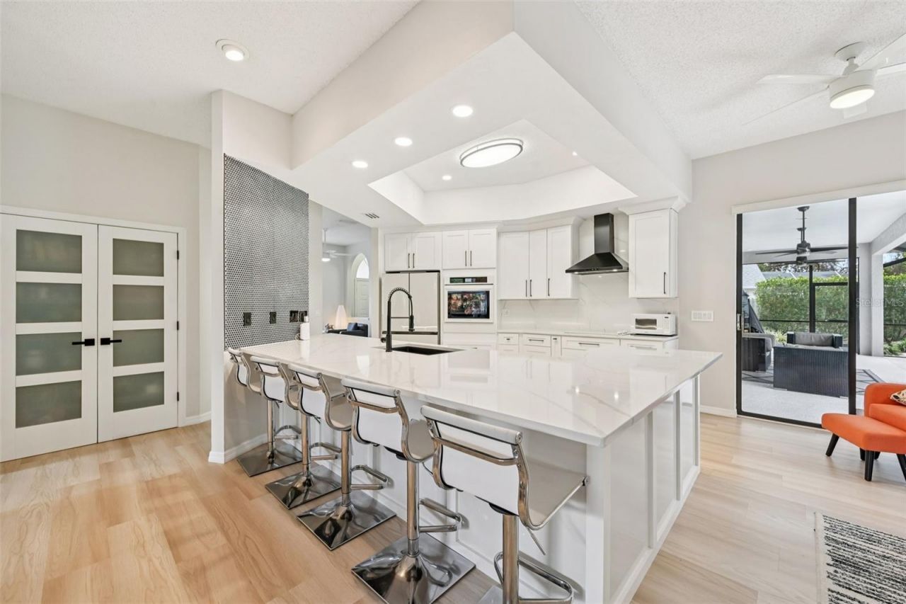 4719 Meadowview Circle, Sarasota, FL 34233 Photo