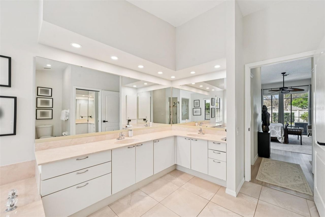 4719 Meadowview Circle, Sarasota, FL 34233 Photo