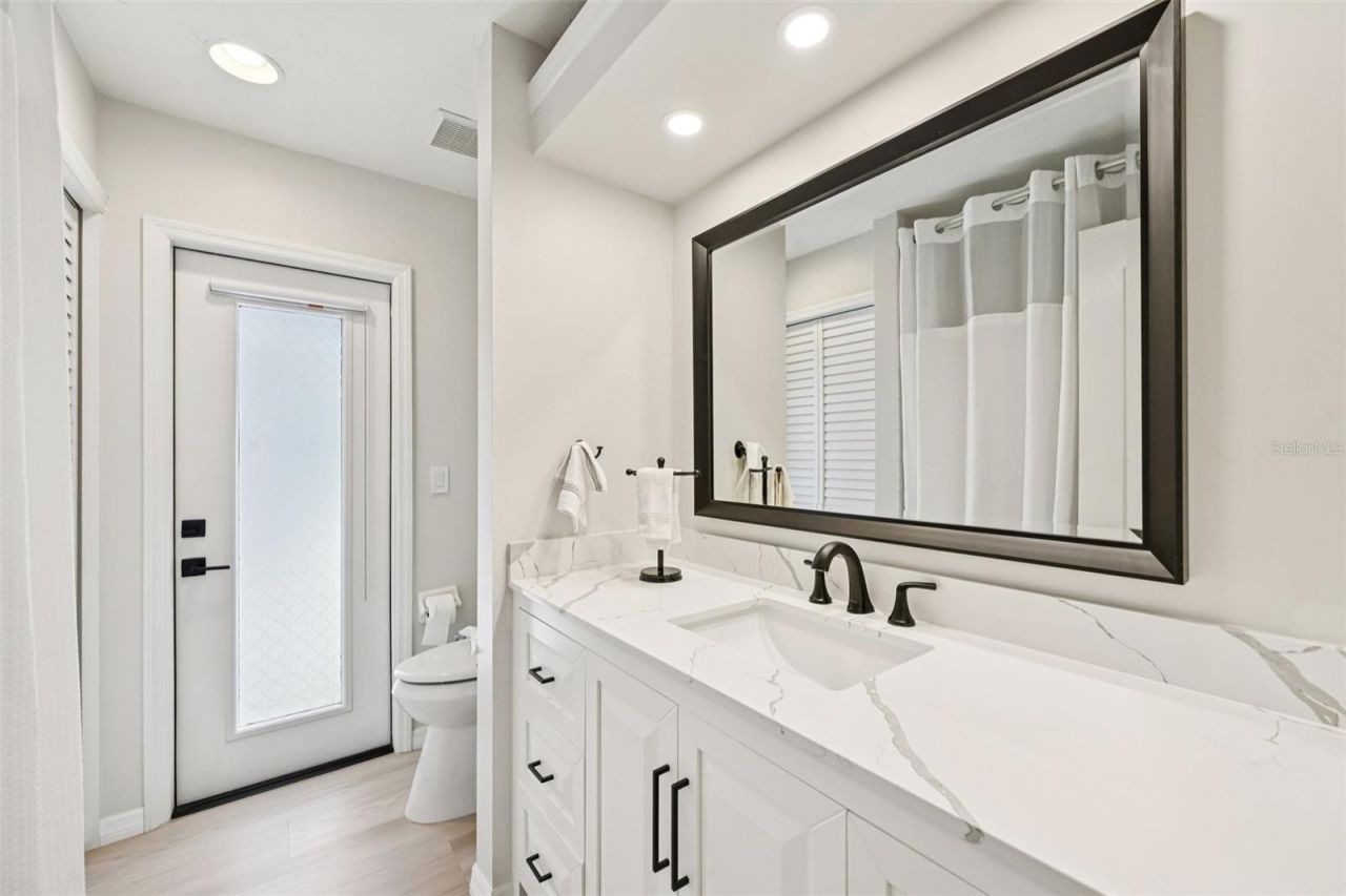 4719 Meadowview Circle, Sarasota, FL 34233 Photo