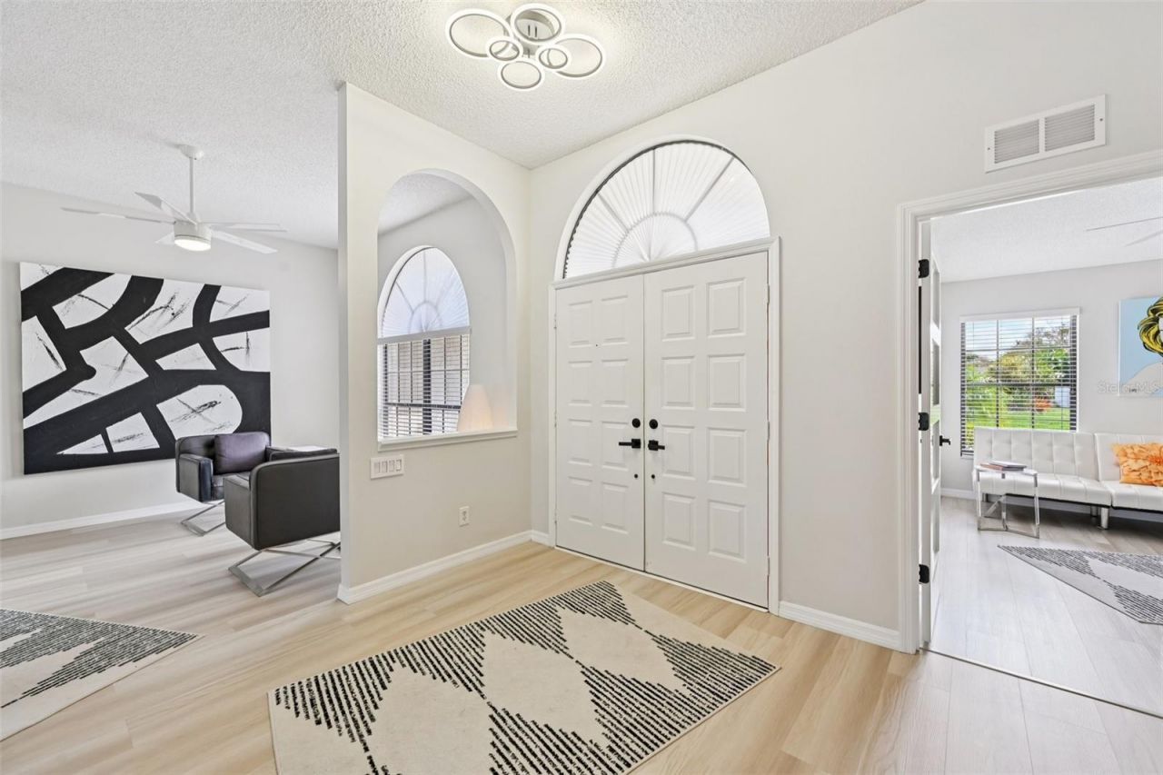 4719 Meadowview Circle, Sarasota, FL 34233 Photo