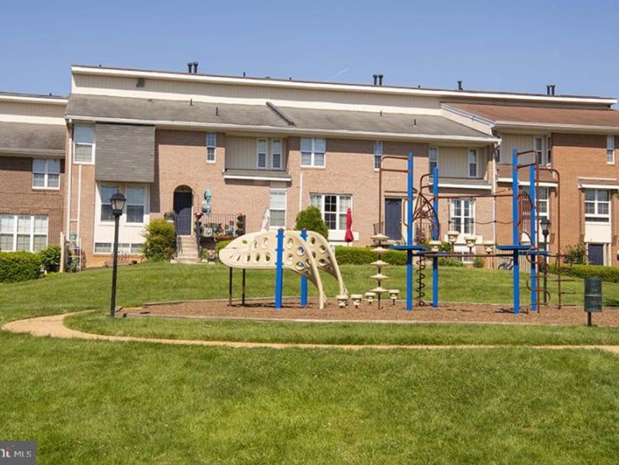 1699 Yale Place, Unit 3B-1721, Rockville, MD 20850 Main Photo